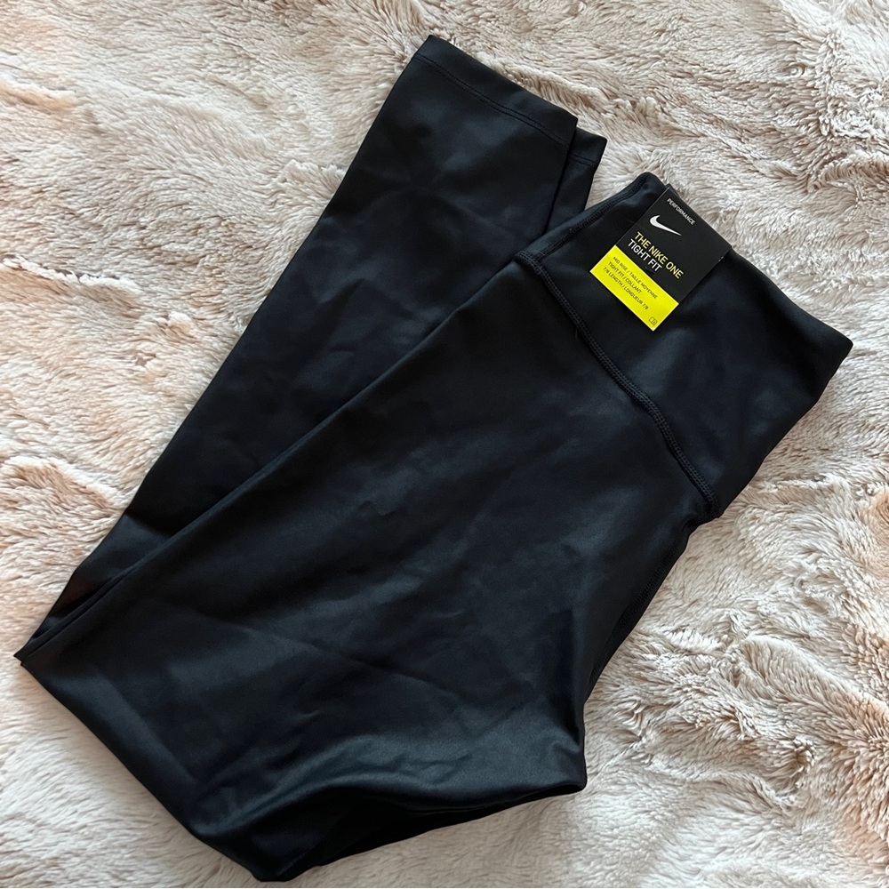 The Nike One Tight Fit Women's Black Dri-FIT Leggings
